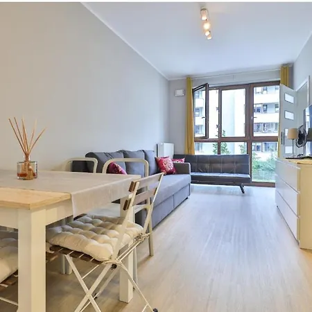 Airport Bokserska Apartamento *