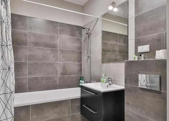 Airport Bokserska Lägenhet