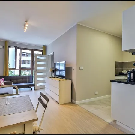 Airport Bokserska * Βαρσοβία